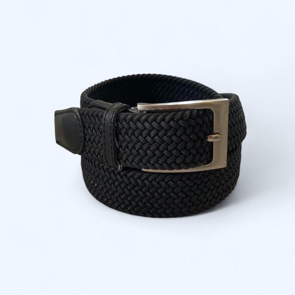 Braided black belt with silver buckle‎